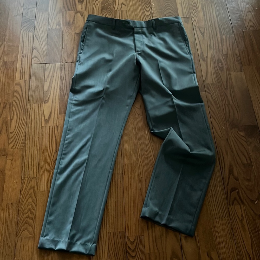 Nordstrom mens dress slacks. 100% wool full lining. 36 waist, 33 inseam.